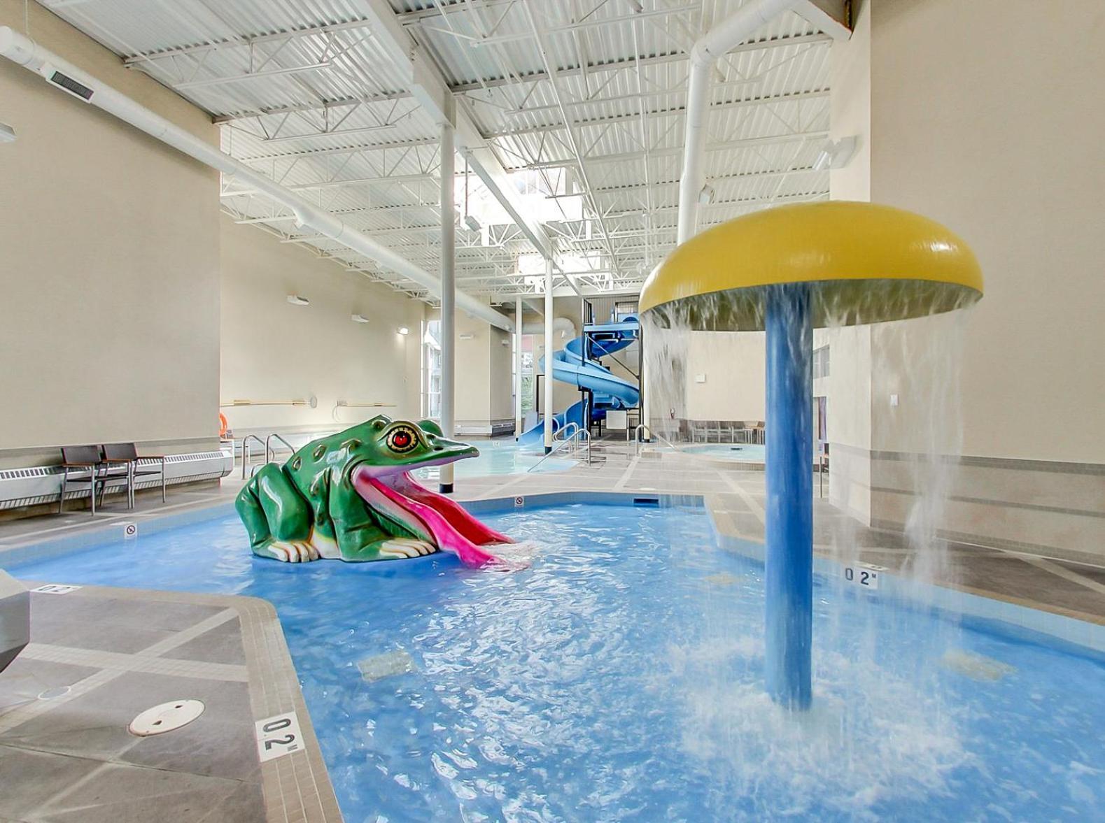 Outstanding Mountain Condo Waterslide And Hot Tub Managed By Little Sister Getaways キャンモア エクステリア 写真